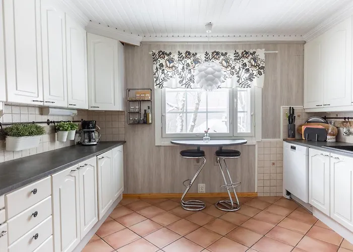 Villa Huvikumpu In The Heart Of