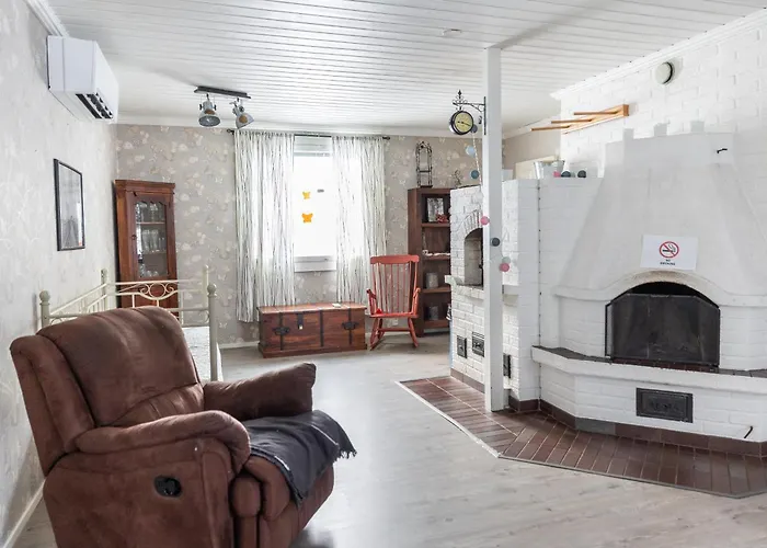 Villa Huvikumpu In The Heart Of